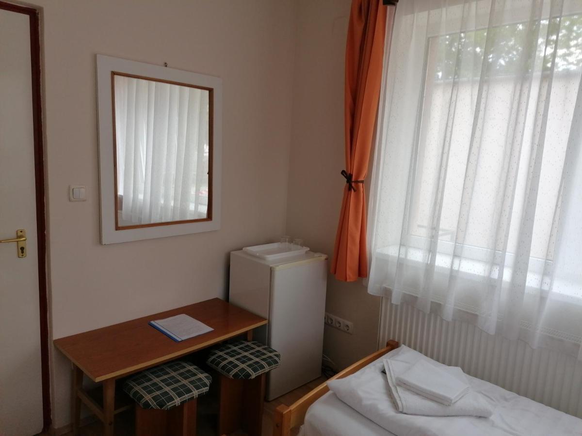 Hullám Panzió Hajdúszoboszló Exterior foto
